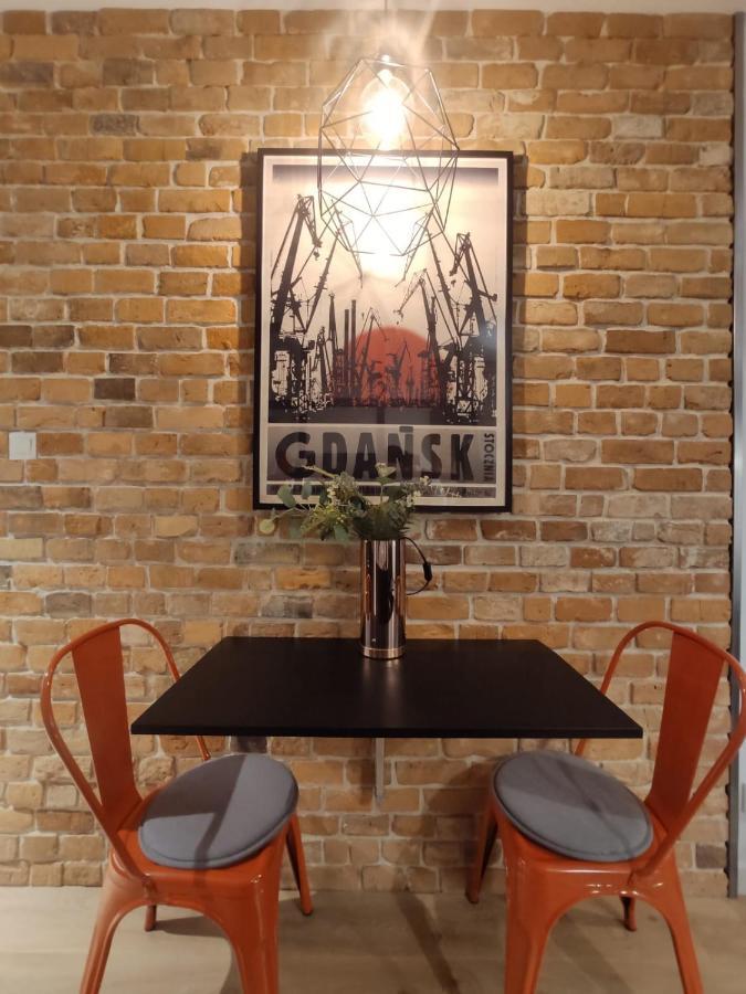 Red Wall Apartment In The Old Town グダニスク エクステリア 写真