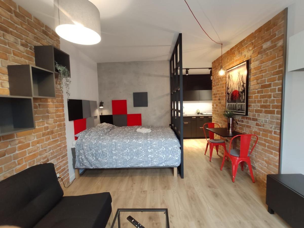 Red Wall Apartment In The Old Town グダニスク エクステリア 写真