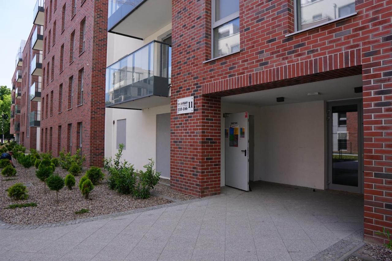 Red Wall Apartment In The Old Town グダニスク エクステリア 写真